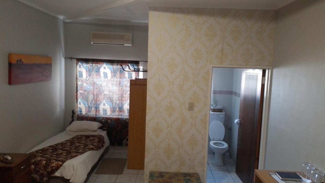 Larochelle Guesthouse Китмансхуп Номер фото