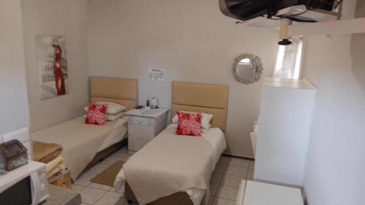 Larochelle Guesthouse Китмансхуп Номер фото